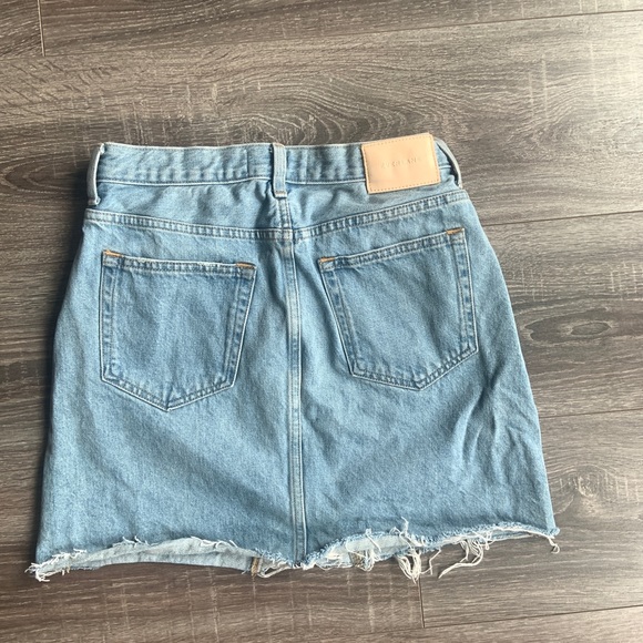 Everlane denim / jeans skirt - worn only once - Picture 4 of 7
